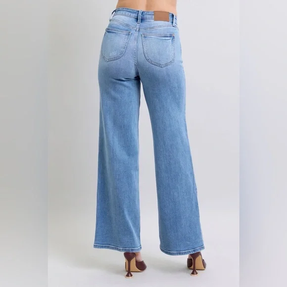 NWT Judy Blue PLUS + REG Size Medium Wash High Rise Wide Leg Jeans - Picture 7 of 16